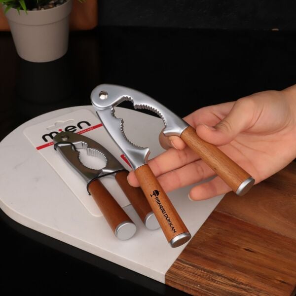 1 ADET MN PRATEG AHŞAP SAPLI CEVİZ&FINDIK KIRACAK (1510)