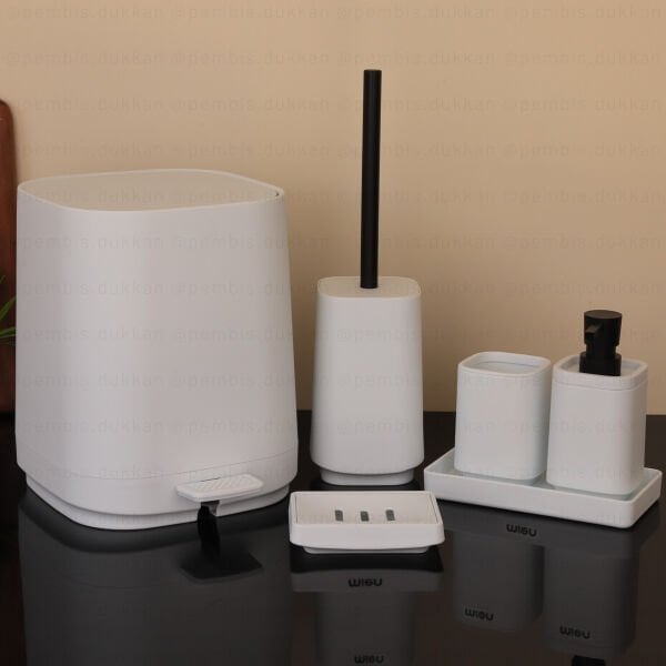 BEYAZ KARE 6 PARÇA, AKRİLİK BANYO SET (9H25)