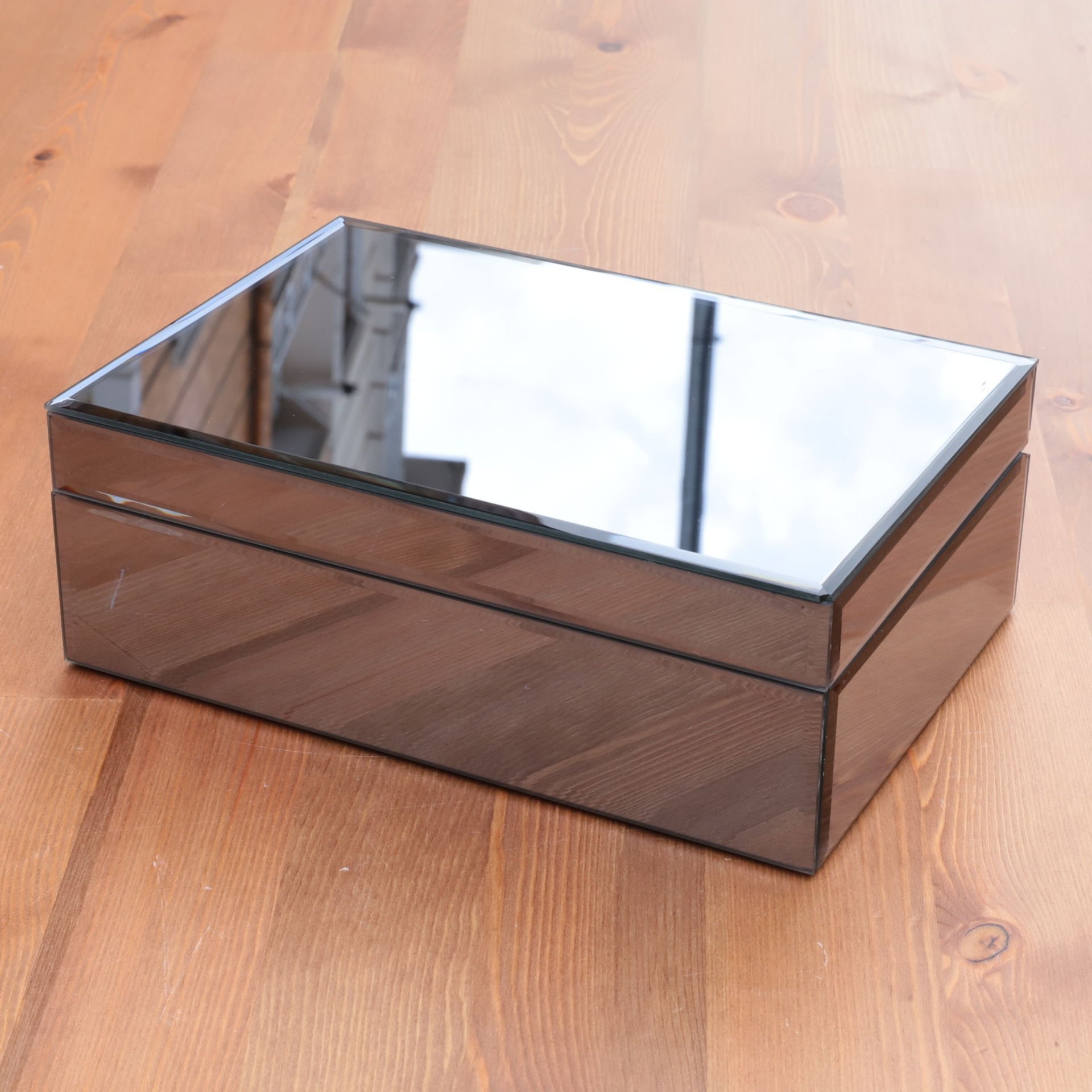 DİKDÖRTGEN FÜME BÖLMELİ MÜCEVHER KUTUSU