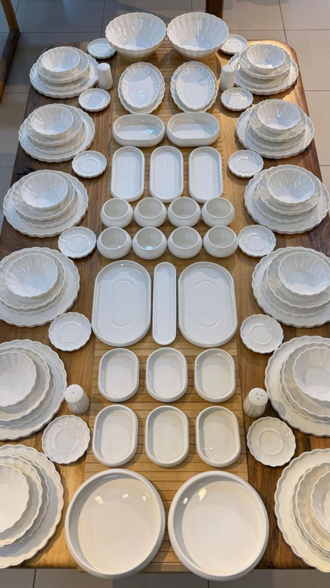 İSTİRİDYE 12 KİŞİLİK 94 PARÇA YEMEK & KAHVALTI TAKIMI