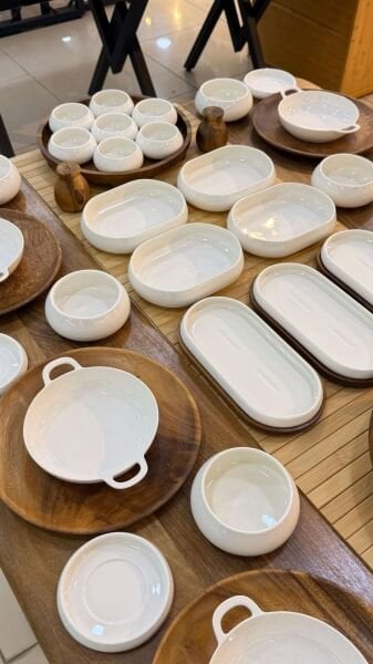 77 PARÇA AKASYA PORSELEN 5 ÇAYI & KAHVALTI SET (KİŞİ ADEDİNİ SEÇİNİZ)