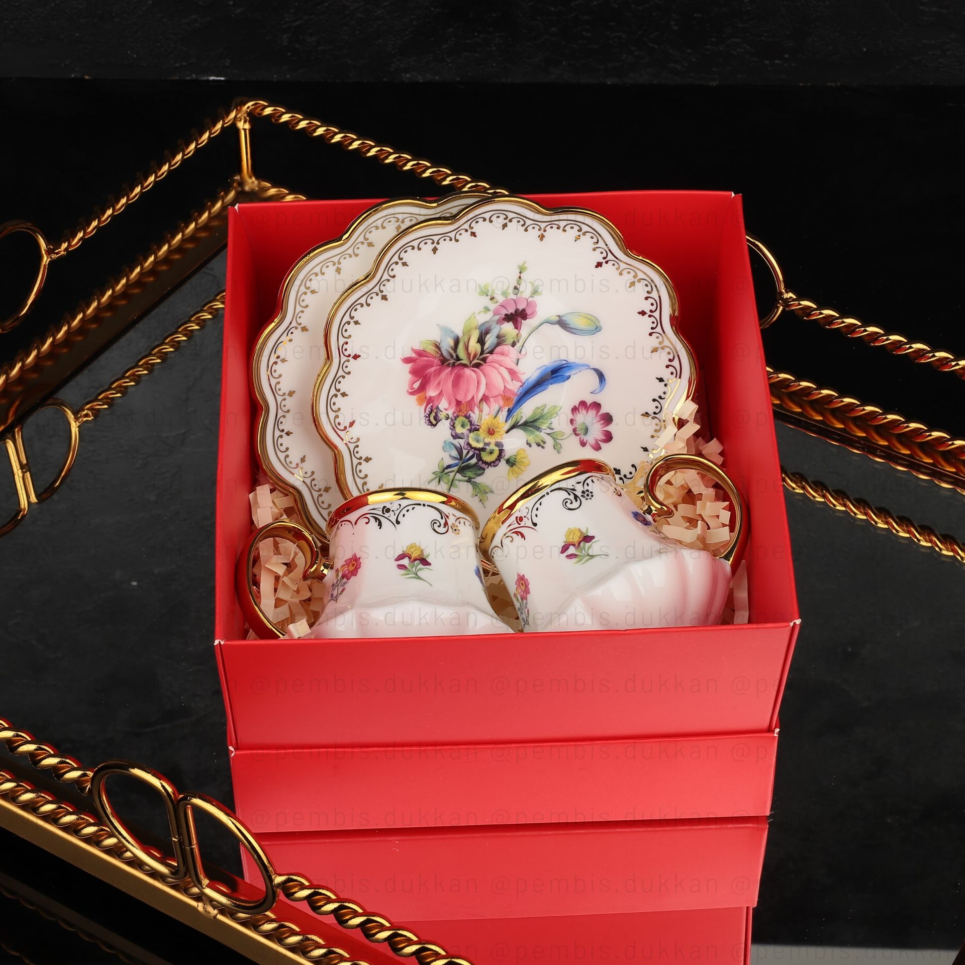 2 KİŞİLİK ELEGANT  HEDİYE KUTULU FİNCAN SET