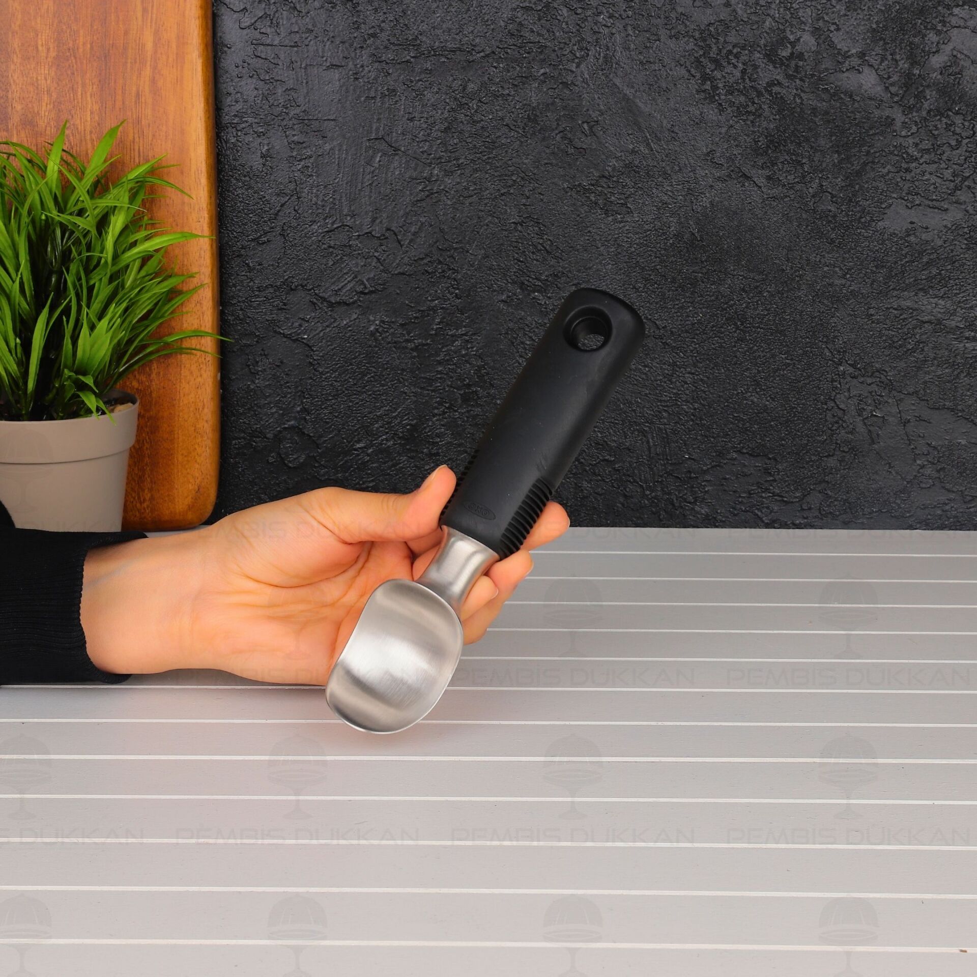 OXO GG PASLANMAZ ÇELİK DONDURMA KAŞIĞI (1129500)