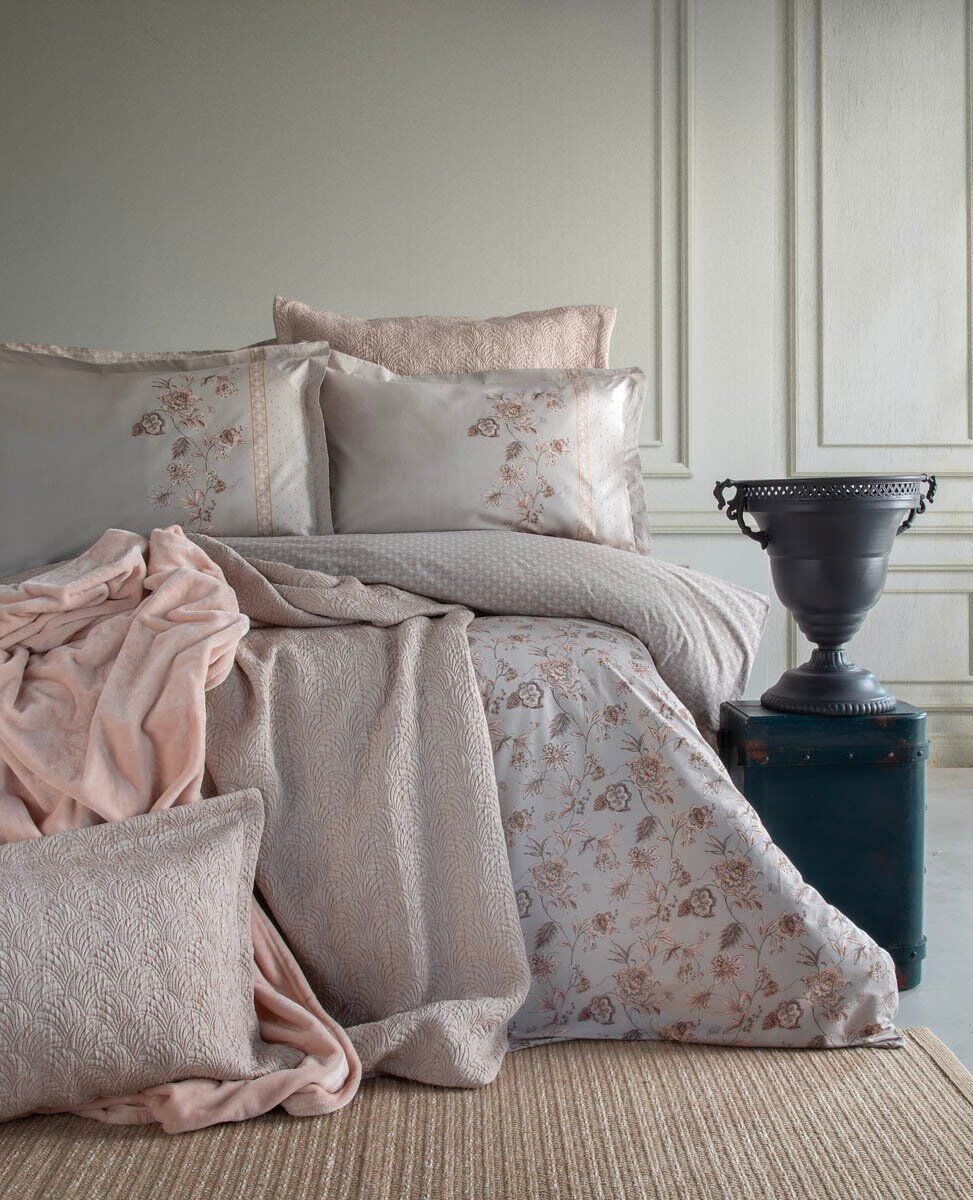 ALBERTA BLUSH ÇİFT KİŞİLİK NEVRESİMLİ YATAK ÖRTÜLÜ BATTANİYELİ SET