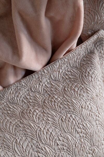 ALBERTA BLUSH ÇİFT KİŞİLİK NEVRESİMLİ YATAK ÖRTÜLÜ BATTANİYELİ SET