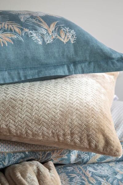 TAMMY BEJ ÇİFT KİŞİLİK YATAK ÖRTÜLÜ NEVRESİMLİ SET