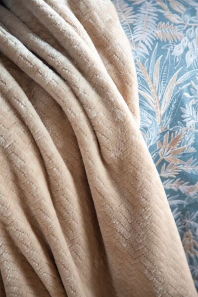 TAMMY BEJ ÇİFT KİŞİLİK YATAK ÖRTÜLÜ NEVRESİMLİ SET