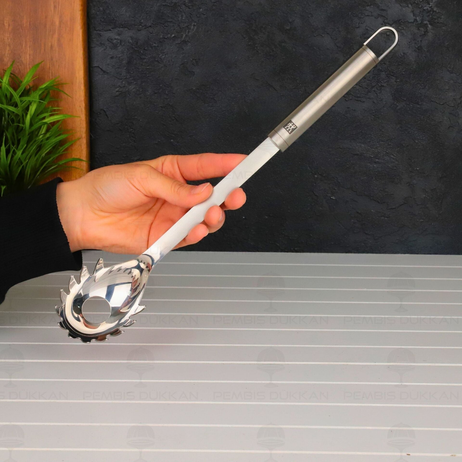 Zwilling Pro Makarna Kepçesi 18/10 Paslanmaz Çelik 33 cm
