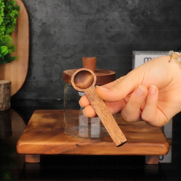 NOMİ 450ML KAŞIKLI, AKASYA KAPAKLI KAVANOZ (BOR053)