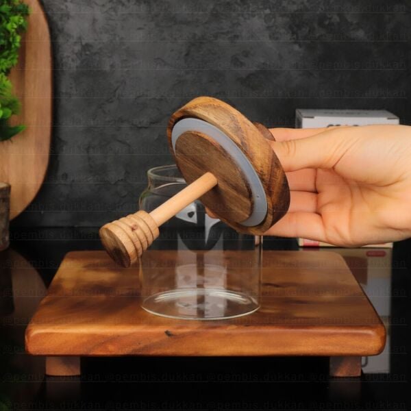 NOMİ 450ML BAL KAŞIKLI, AKASYA KAPAKLI KAVANOZ (BOR054)