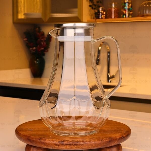 1800ML ÇİZGİLİ, METAL KAPAKLI BOROSİLİKAT CAM SÜRAHİ (77007)