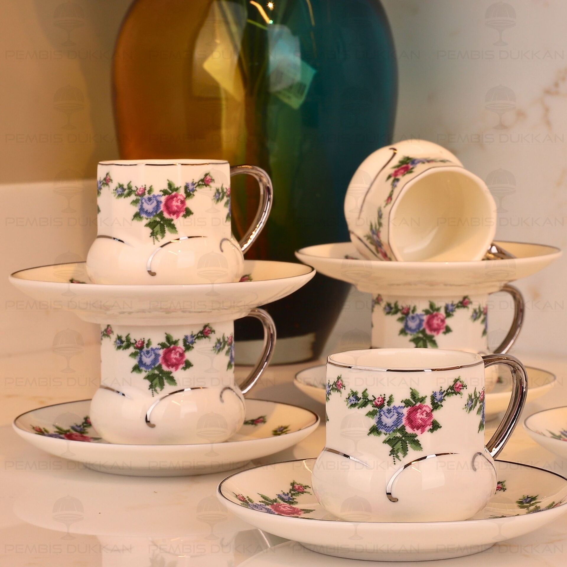 KANAVİÇE DESENLİ, GÜMÜŞ YALDIZLI 6 KİŞİLİK FİNCAN TAKIMI (MN 0368)