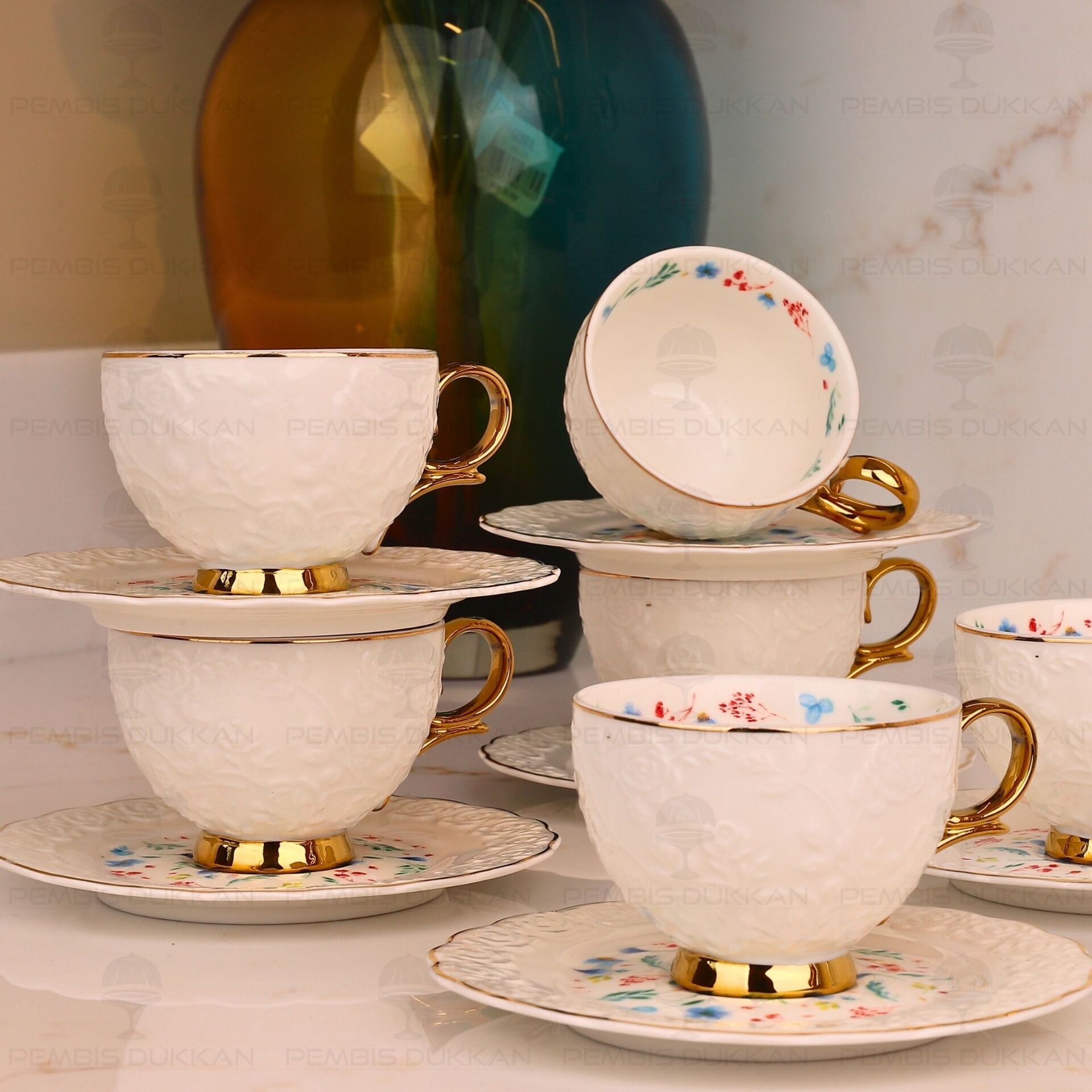 ÇİÇEKLİ KABARTMA DOKULU 6 KİŞİLİK FİNCAN TAKIMI (MN 0369)