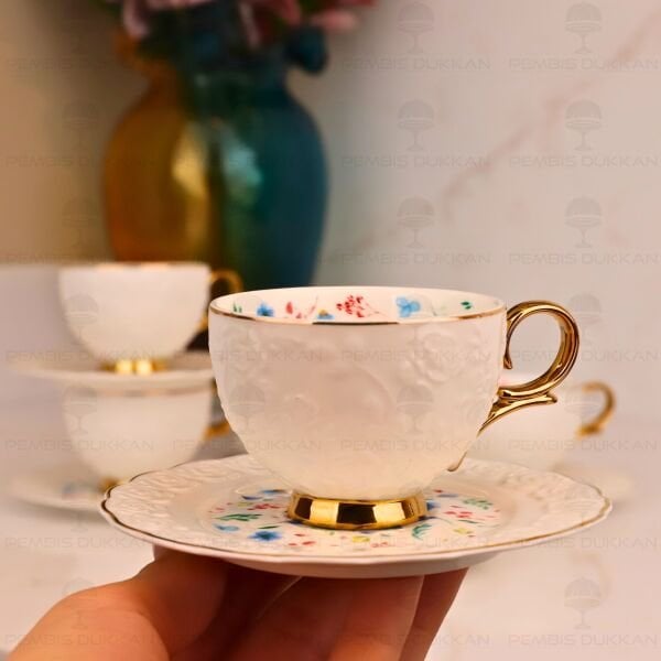 ÇİÇEKLİ KABARTMA DOKULU 6 KİŞİLİK FİNCAN TAKIMI (MN 0369)