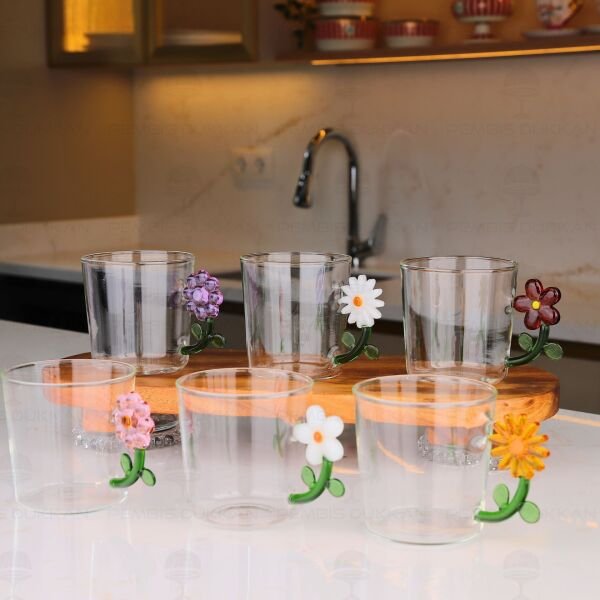 1 ADET RENKLİ ÇİÇEK KULP DETAYLI CAM KUPA (MODEL SEÇİNİZ)