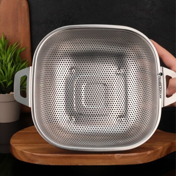 24CM KARE KULPLU, ÇELİK SÜZGEÇ (SZG364)