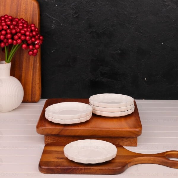 6 ADET İSTİRİDYE PORSELEN ÇAY TABAĞI