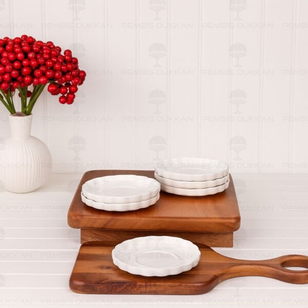 6 ADET İSTİRİDYE PORSELEN ÇAY TABAĞI