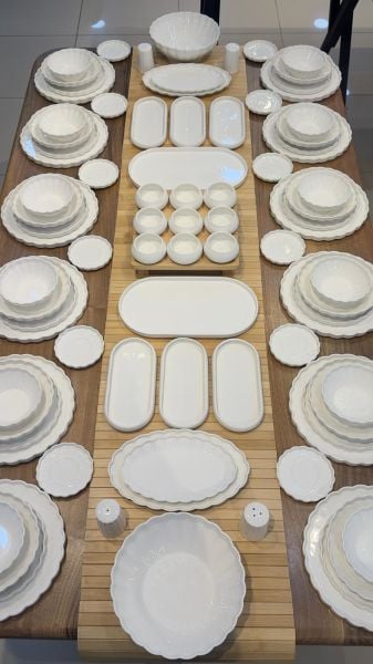 12 KİŞİLİK İSTİRİDYE SADE YEMEK & KAHVALTI PORSELEN SET NO 4