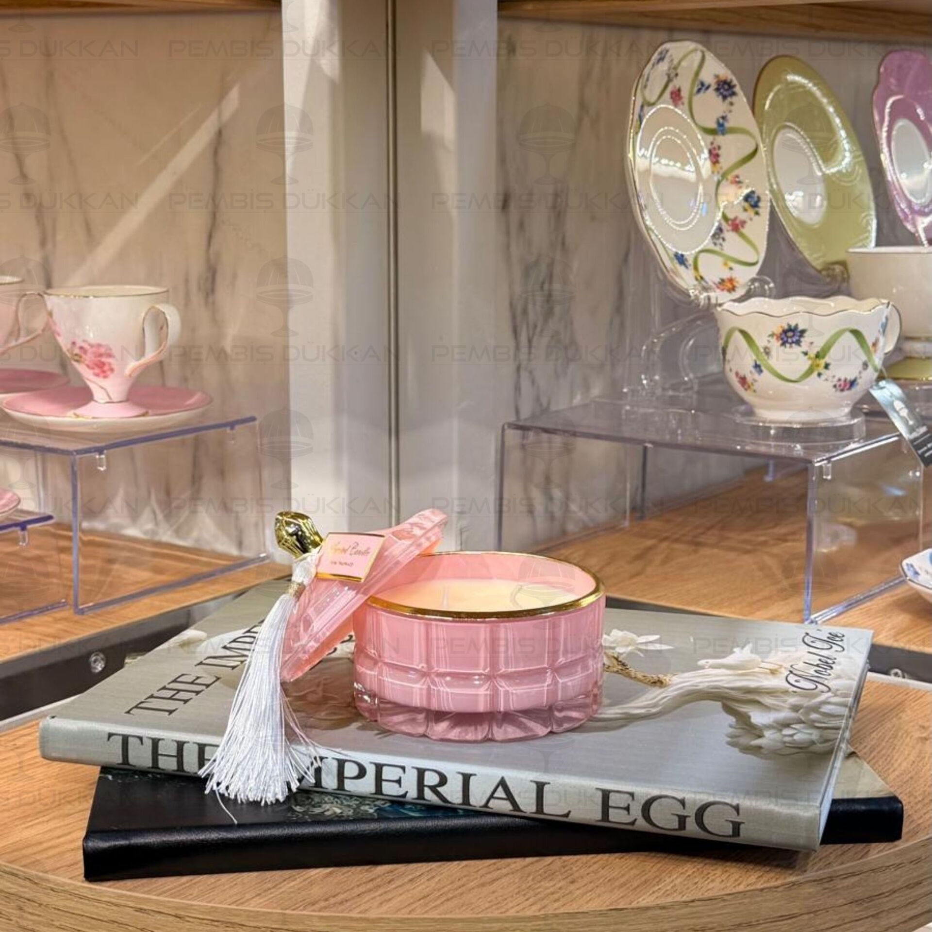 DEKORATİF PÜSKÜLLÜ PEMBE KOKULU MUM