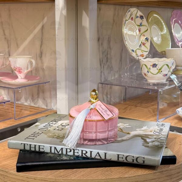 DEKORATİF PÜSKÜLLÜ PEMBE KOKULU MUM