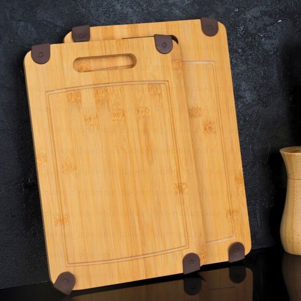 BAMBU DİKDÖRTGEN SİLİKON KENARLI KESİM PANO - KESME TAHTASI (1300)