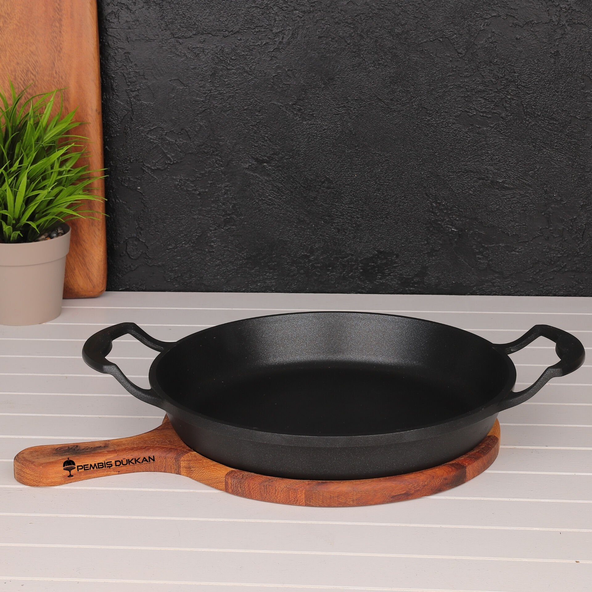 BRİONİ DİAMOND 24 CM AHŞAP ALTLIKLI SAHAN