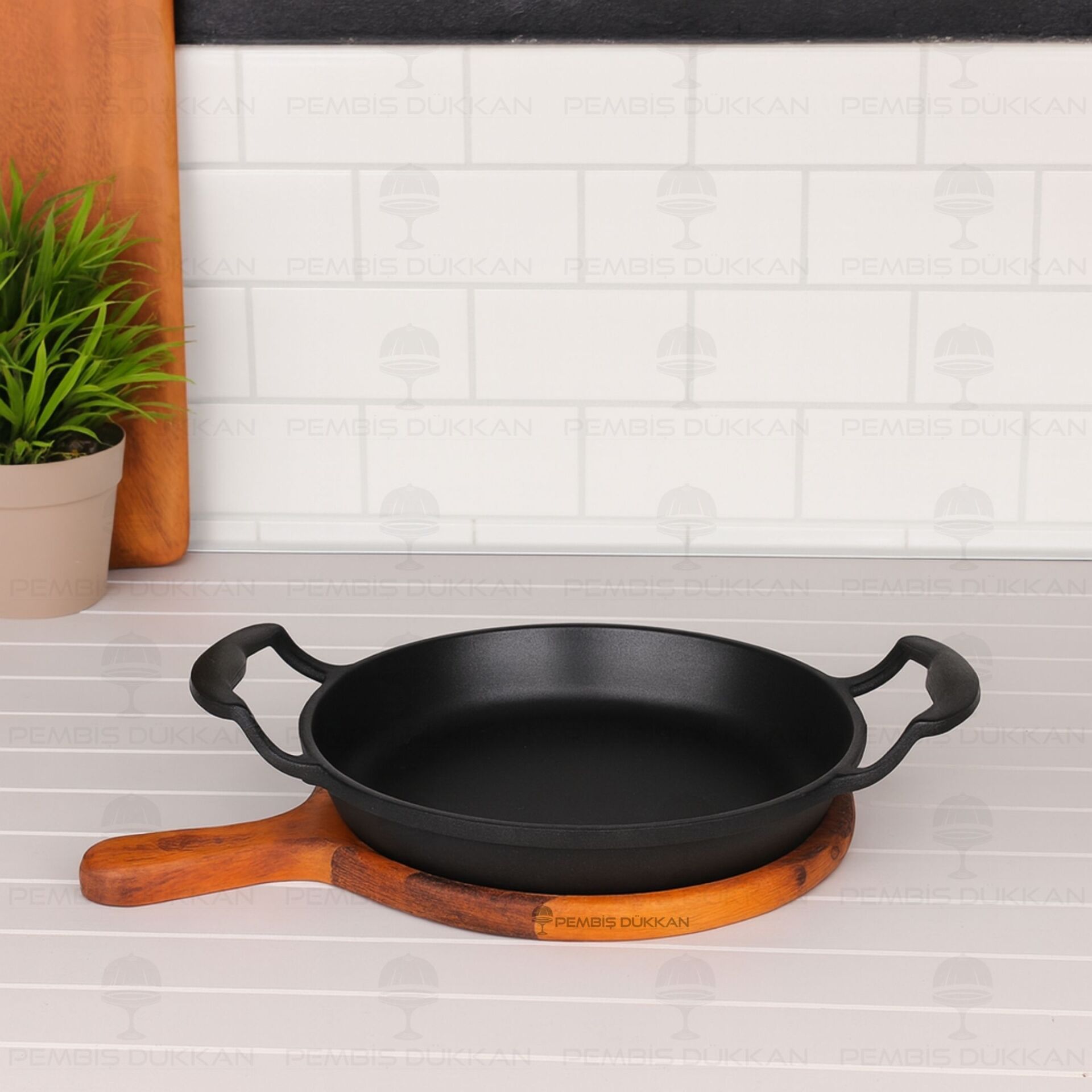 BRİONİ DİAMOND 20 CM AHŞAP ALTLIKLI SAHAN