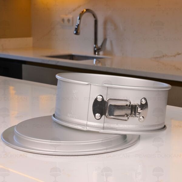 GUARDİNİ PRO KELEPÇELİ KEK KALIBI 23CM