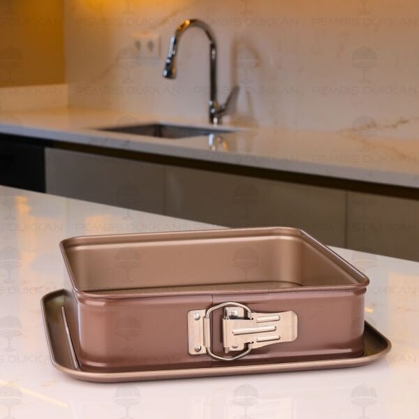 GUARDİNİ KARE KELEPÇELİ KEK KALIBI 24X24CM