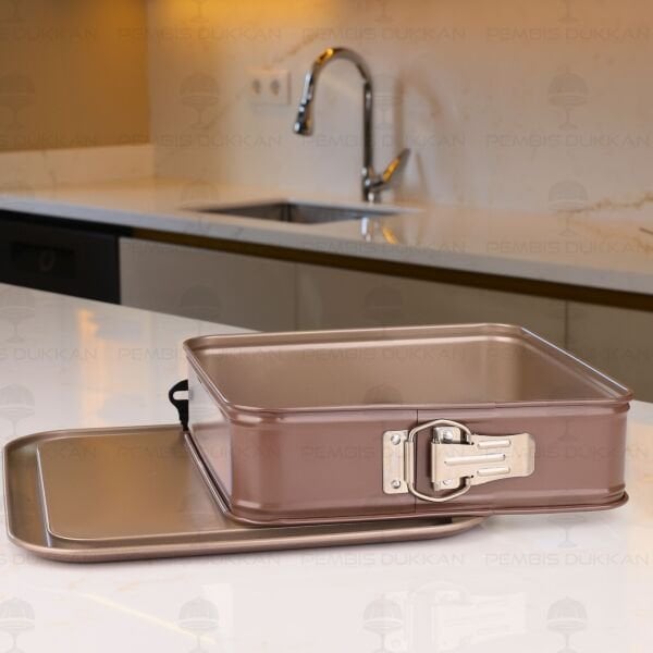 GUARDİNİ KARE KELEPÇELİ KEK KALIBI 24X24CM