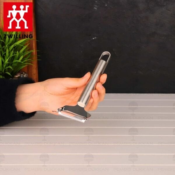 ZWILLING Pro Oynar Başlı Soyucu | 18/10 Paslanmaz Çelik | 17 cm 371600080