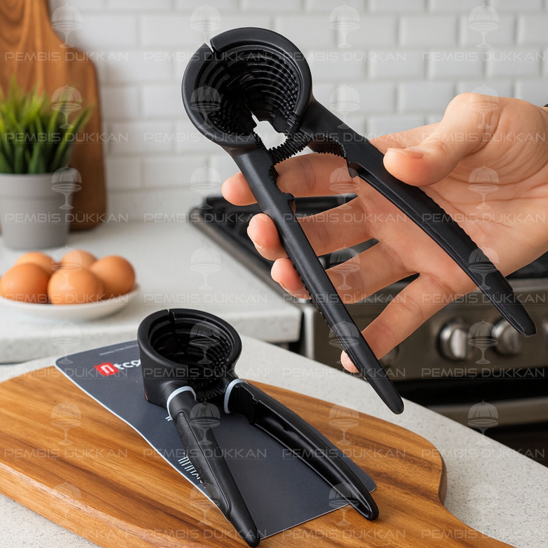 MAT SİYAH METAL CEVİZ KIRACAĞI (TH75742)