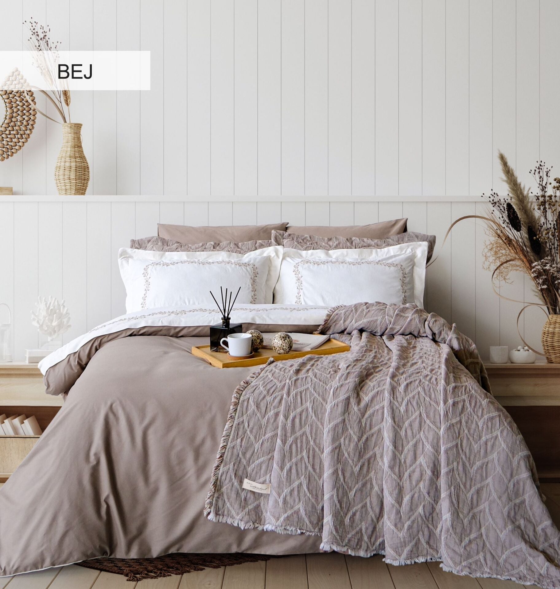 DAFNE ÇİFT KİŞİLİK YATAK ÖRTÜLÜ NEVRESİM TAKIMI - BEJ