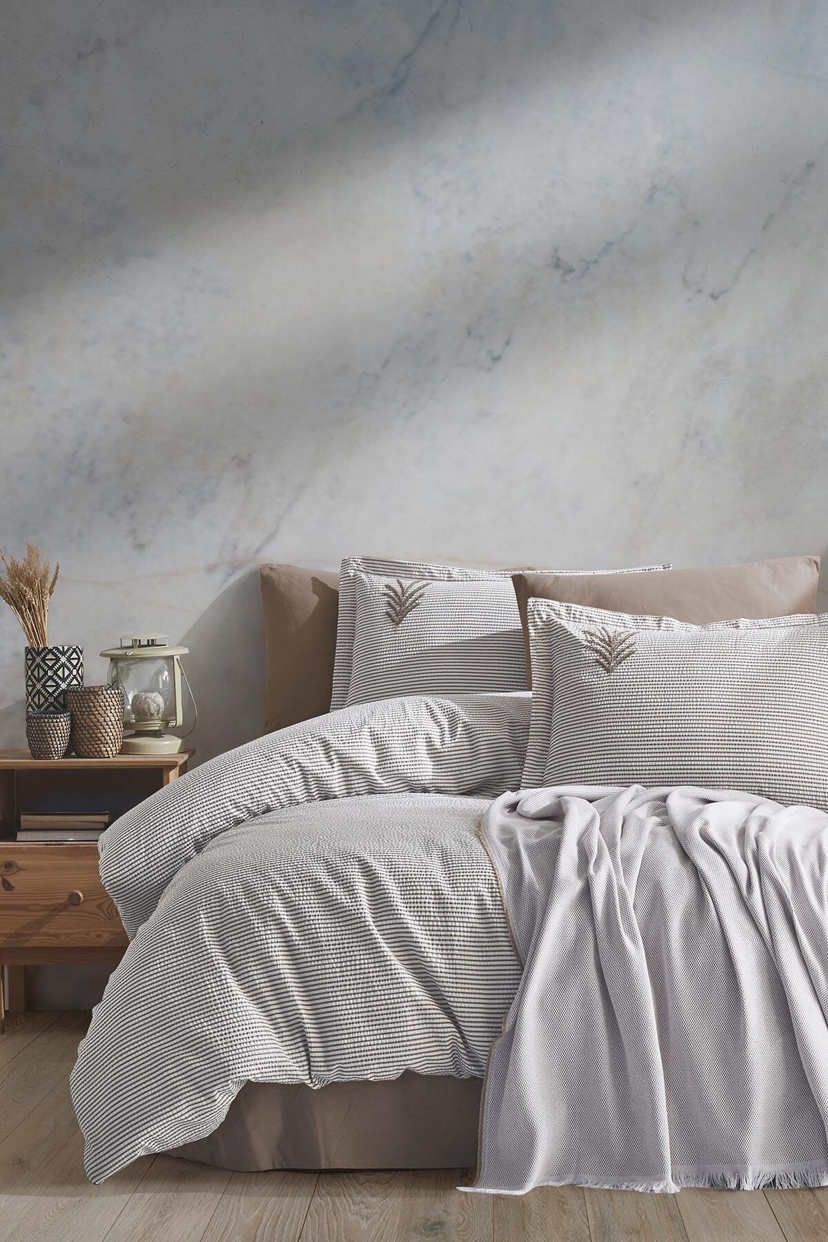 MARİBELL ÇİFT KİŞİLİK PİKELİ NEVRESİM TAKIMI - BEJ