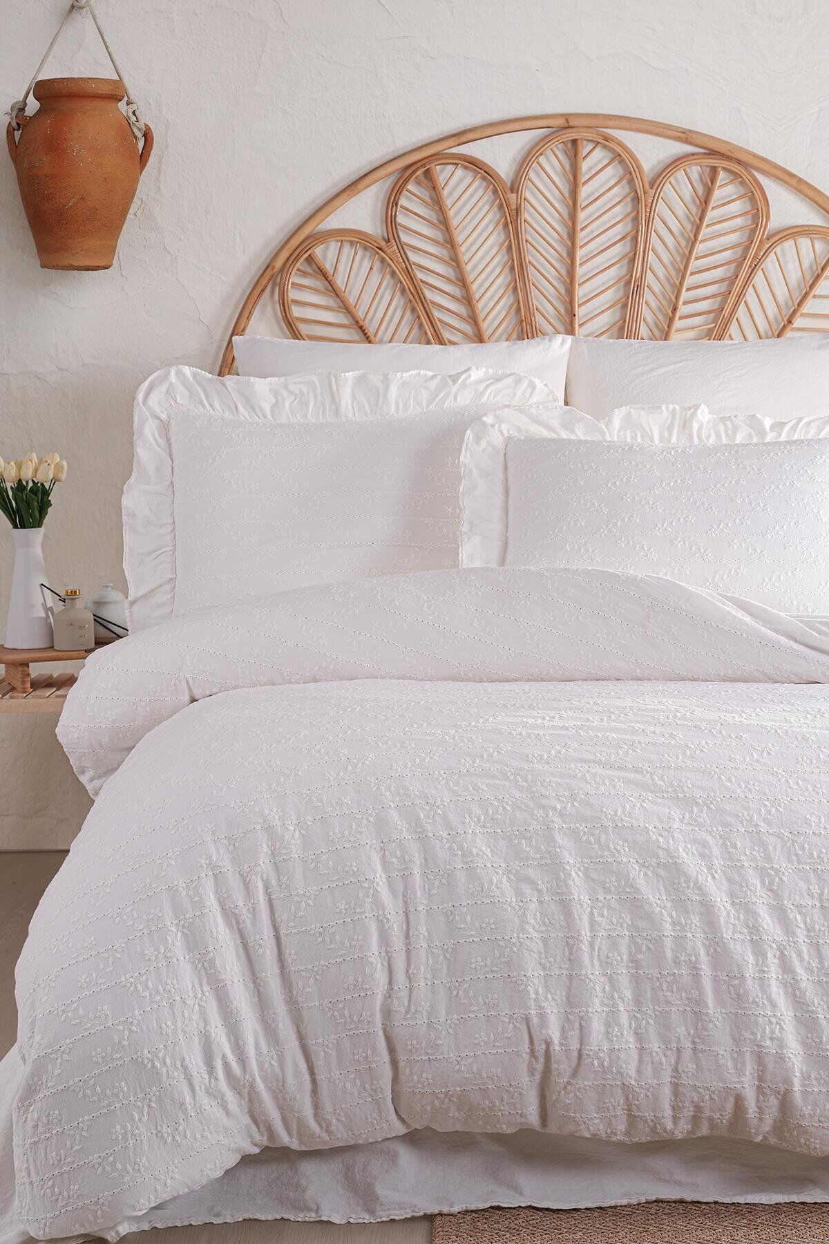 RESİTAL ÇİFT KİŞİLİK BRODELİ NEVRESİM TAKIMI - BEYAZ