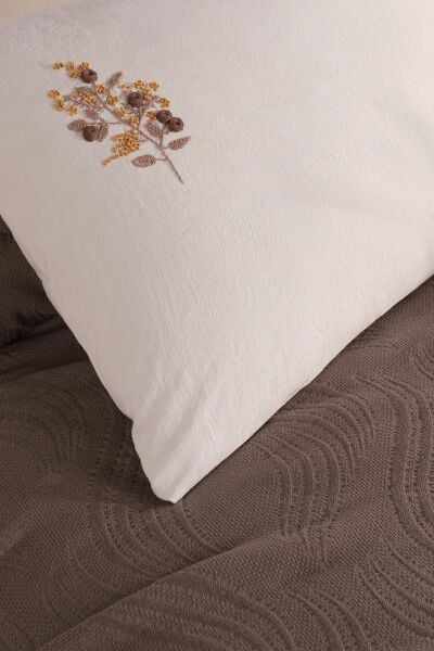 ROYAL CREST ÇİFT KİŞİLİK NEVRESİMLİ PİKE TAKIMI - KAHVE